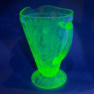 Vtg Jeannette Co Uranium Green Depression Glass Floral Poinsettia Pitcher 30s